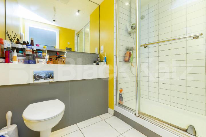 Located within a new development is this large studio with Balcony  New River Village, Crouch End / Hornsey